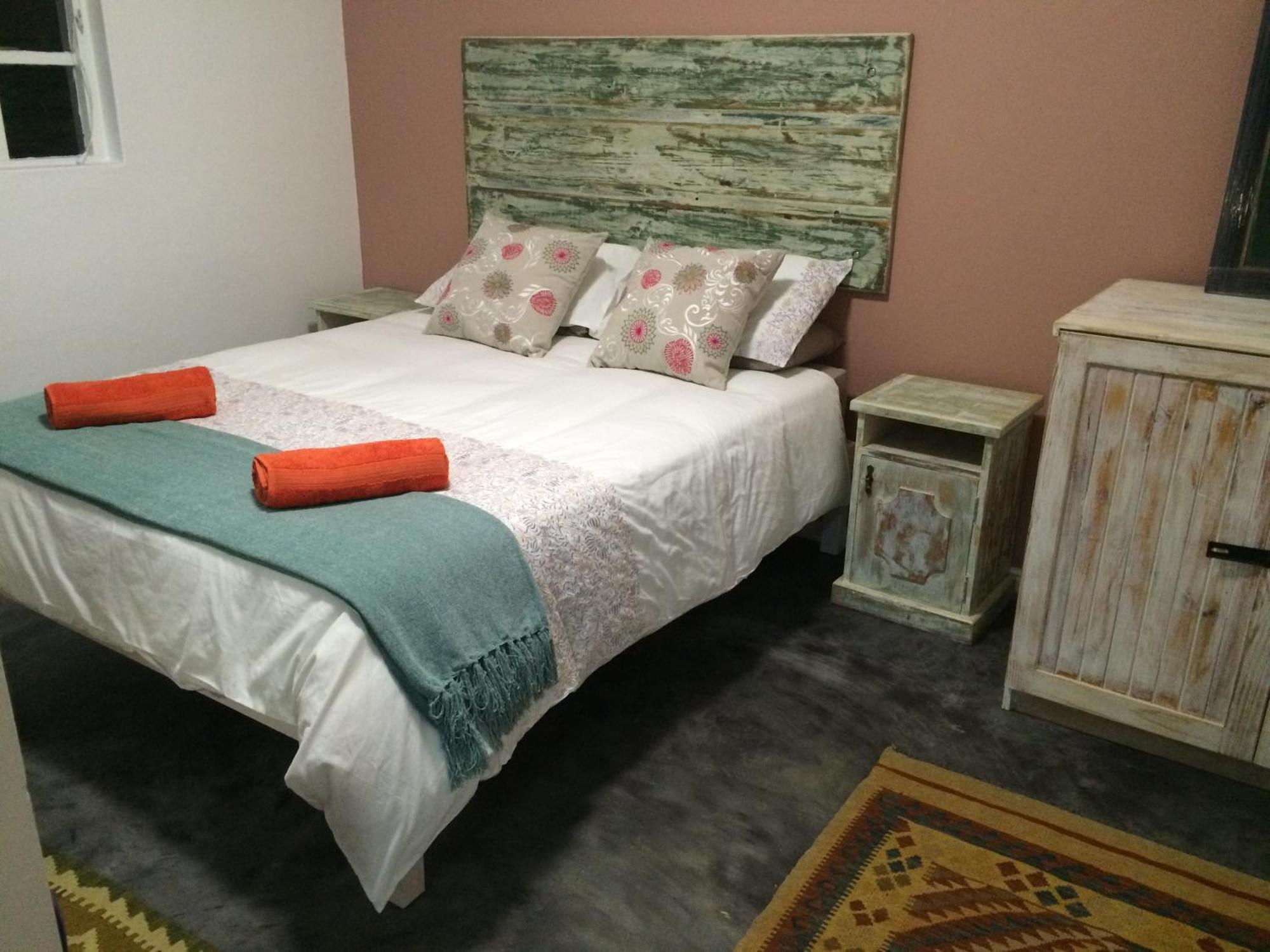 Hermanus Backpackers & Budget Accommodation Bilik gambar